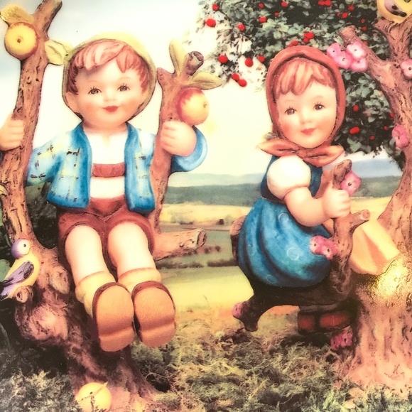 M.J. HUMMEL Plate Decor Apple Tree Boy and Girl Danbury Mint 8” Round - Picture 2 of 9
